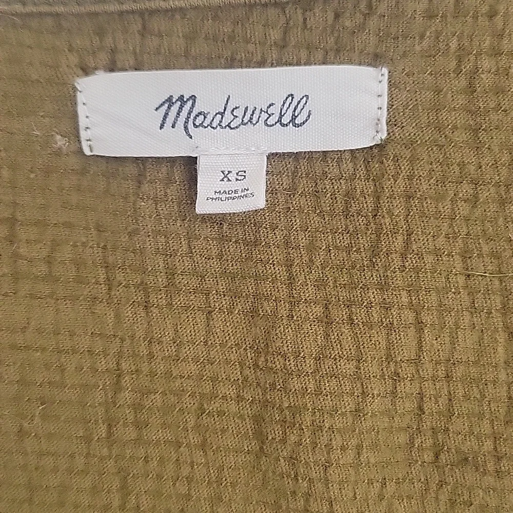 Madewell Olive Green V-Neck Short Sleeve Tee with Front Ruching - Picture 2 of 5